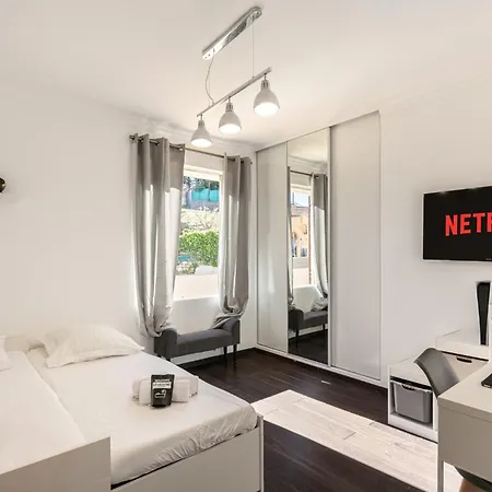 Azurenting - Notre Dame - Piscine Privée Vallauris
